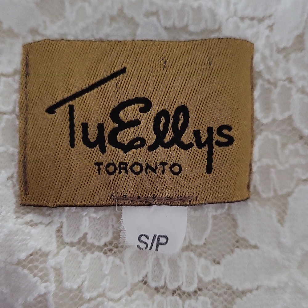 Vintage TuEllys Ivory Lace Shirt With Satin Collar And Ruffles. - Picture 11 of 11